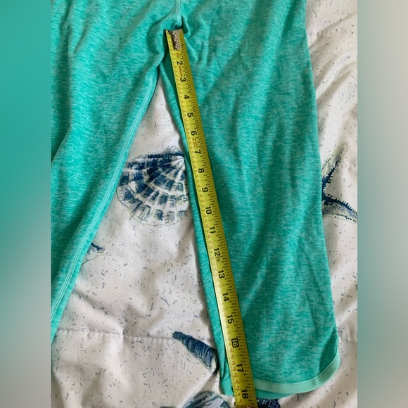 EUC Peloton Cropped Leggings size Large - Picture 4 of 4